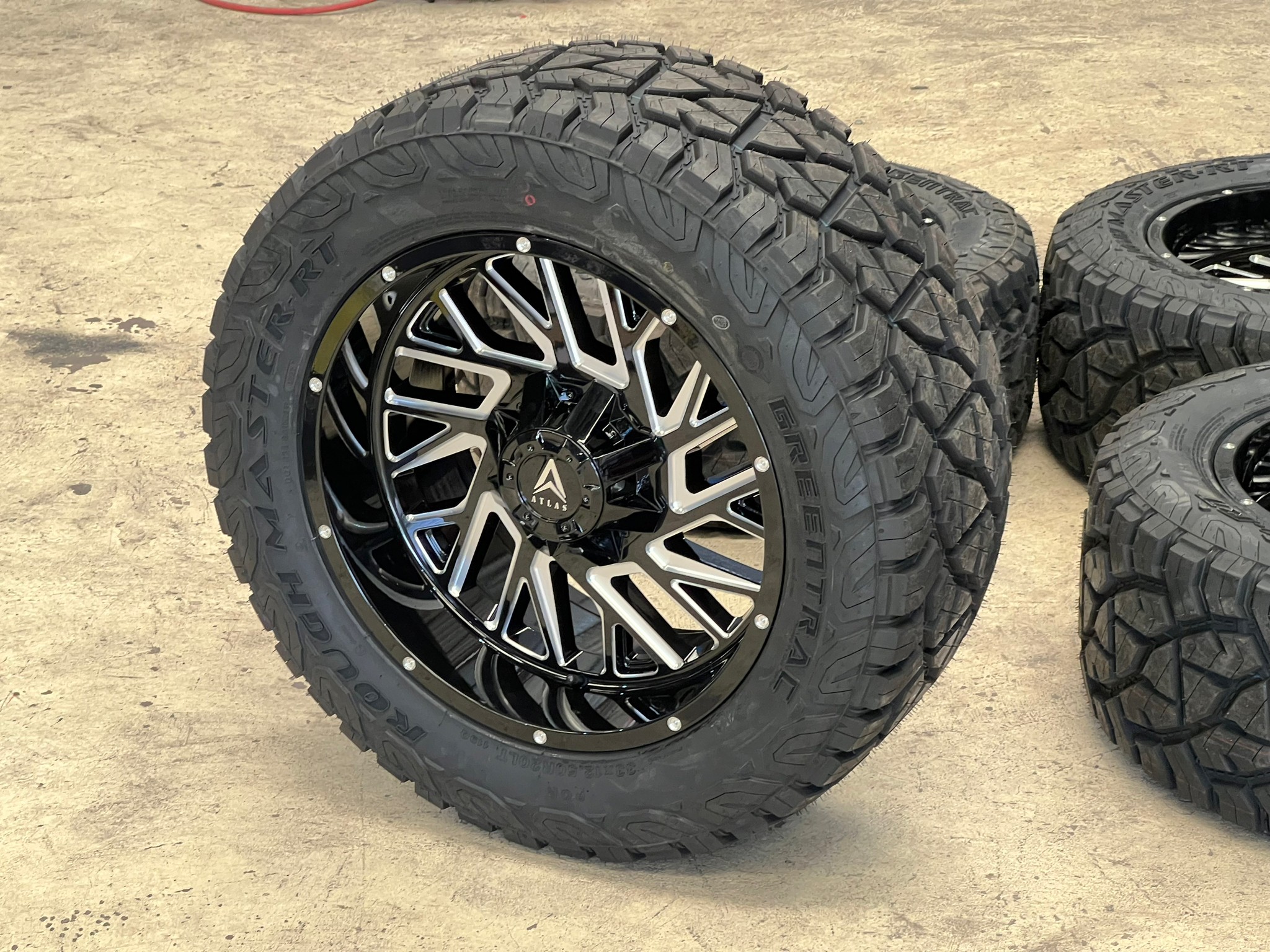 ล้อโปรโมชั่น ขอบ20พร้อมยาง ทรงเมกา