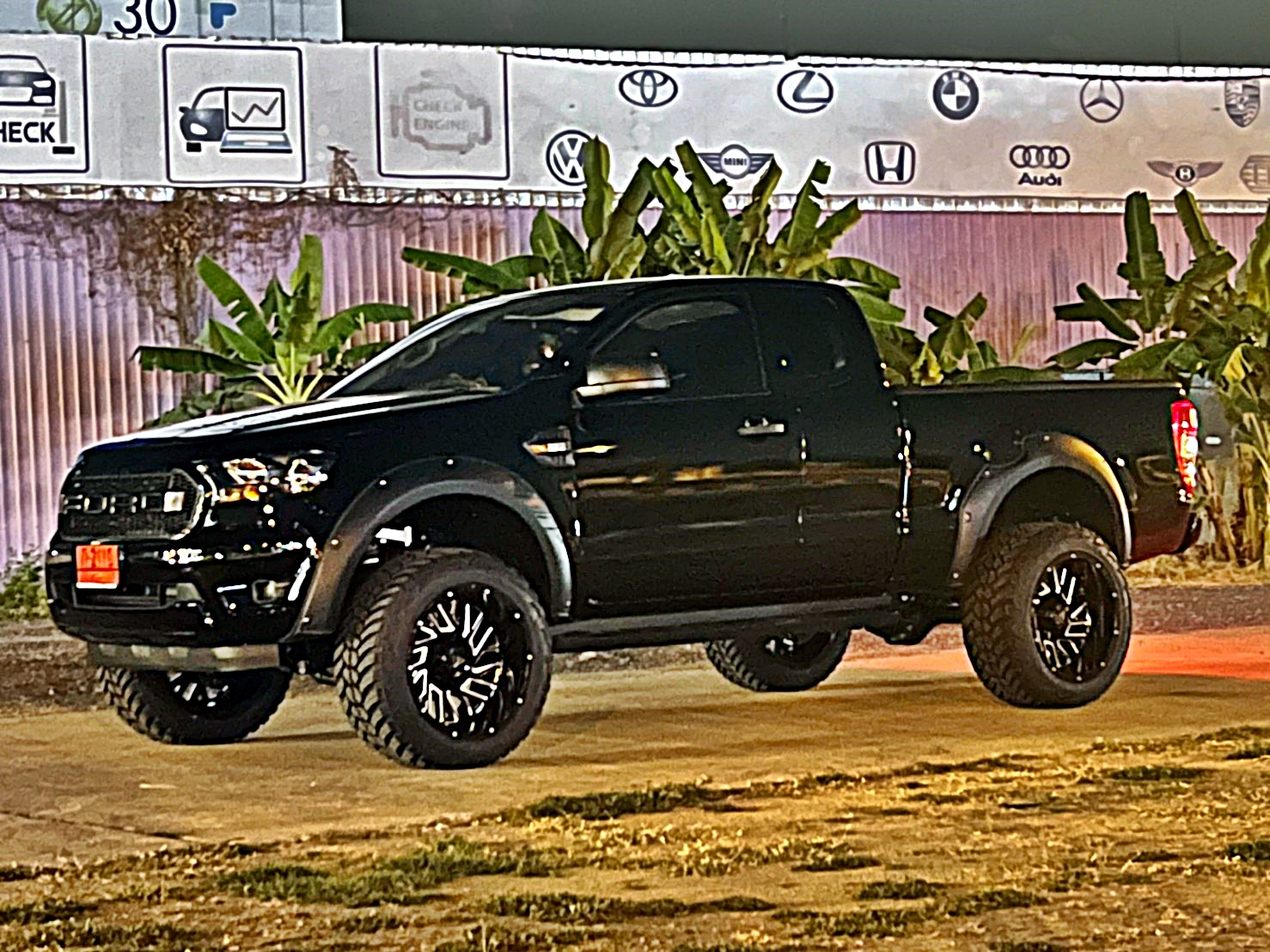 FORD ทรงเมกา ล้อ ATLAS LP105 ขอบ20