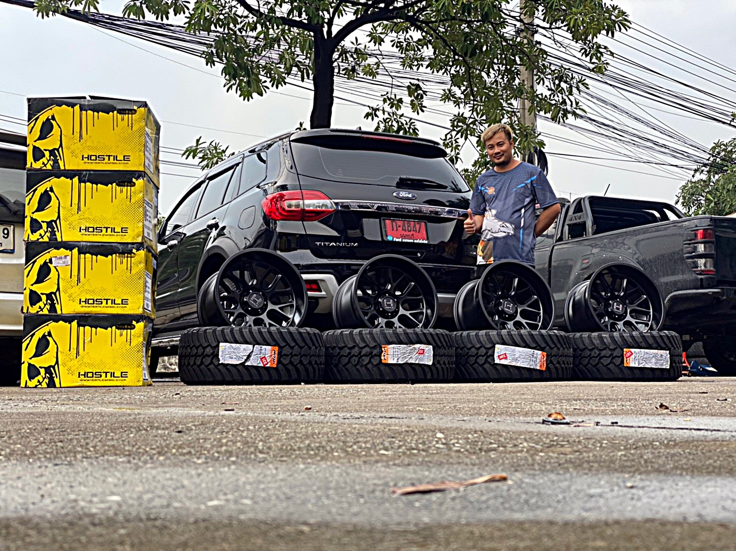FORD EVEREST ทรงเมกา ล้อ HOSTILE H120 โคตรหล่อ