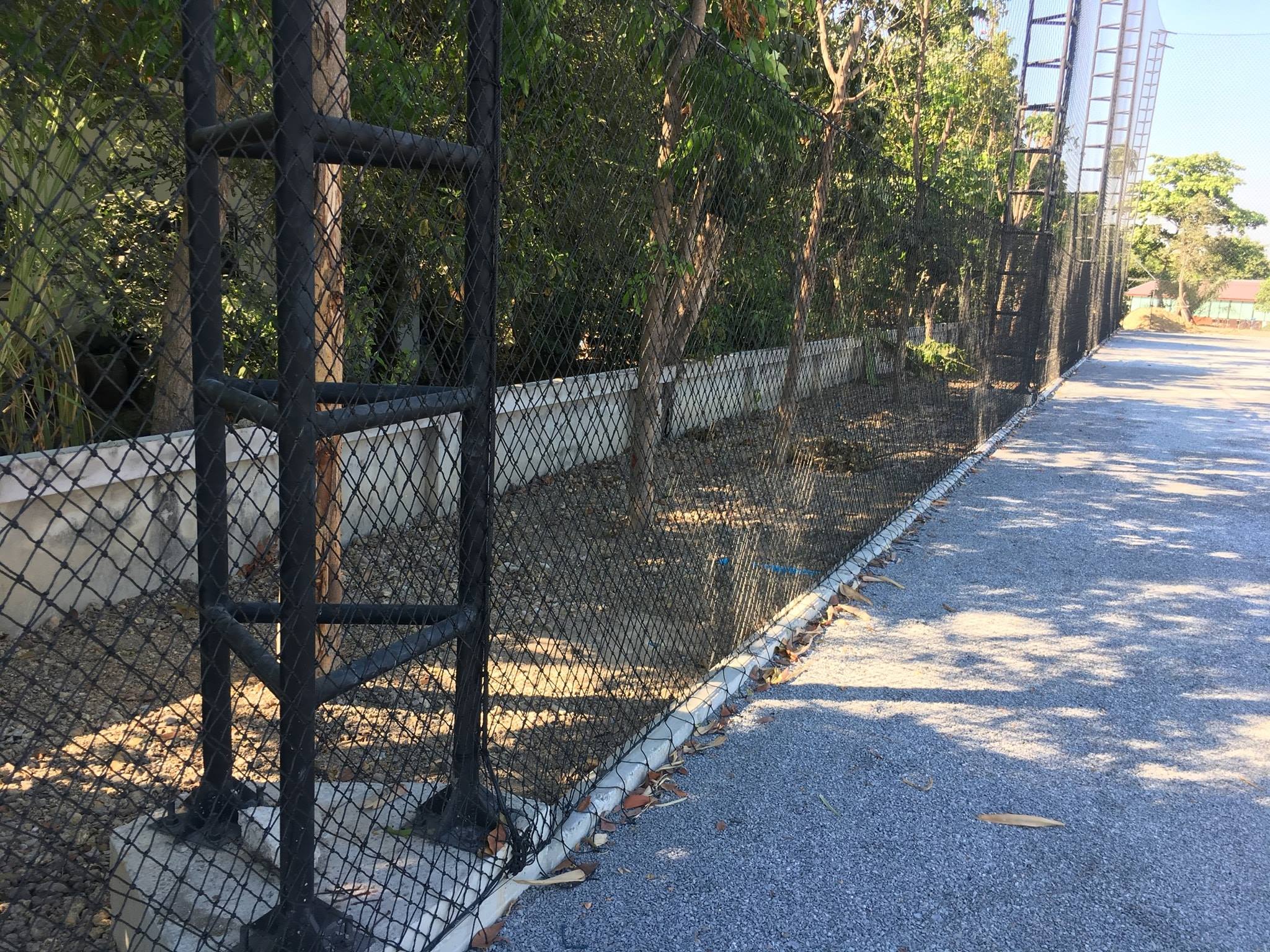 รับติดตั้งซ่อมแซมตาข่ายกั้นสนามฟุตบอล