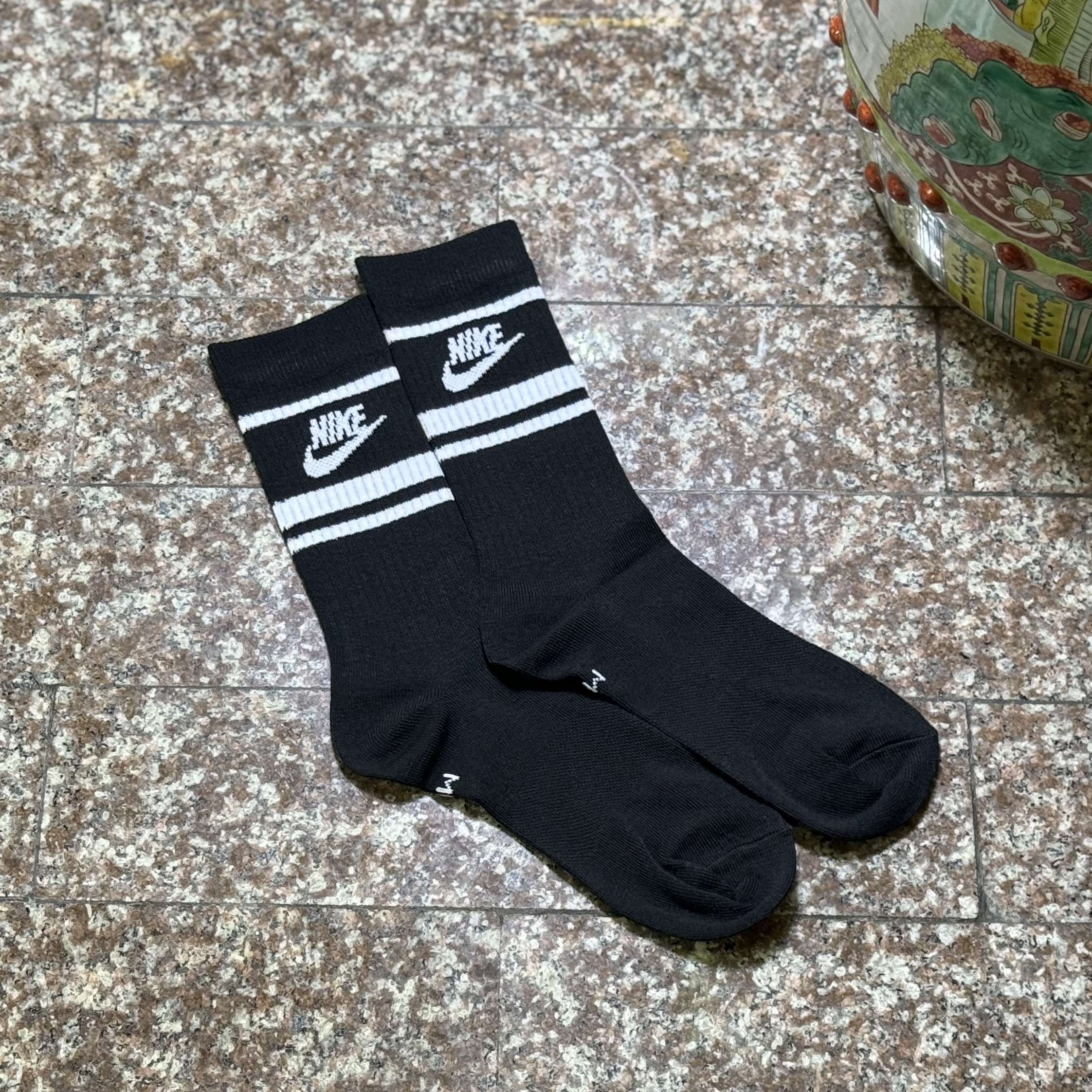 ถุงเท้า Nike Dri-Fit Swoosh Fly Crew Socks ‘BLACK’ (M,L)