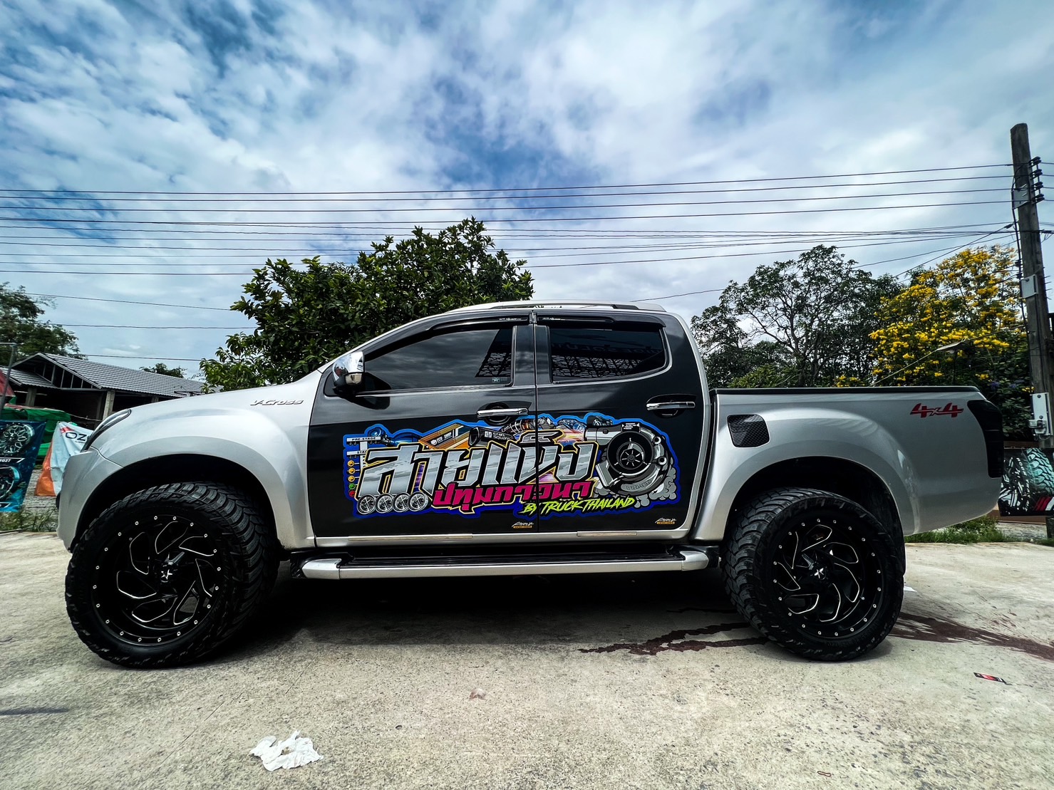 จากรถซิ่ง เปลี่ยนแนวเป็นรถแต่งแนวเมกา 🇺🇸 D-MAX ทรงเมกา