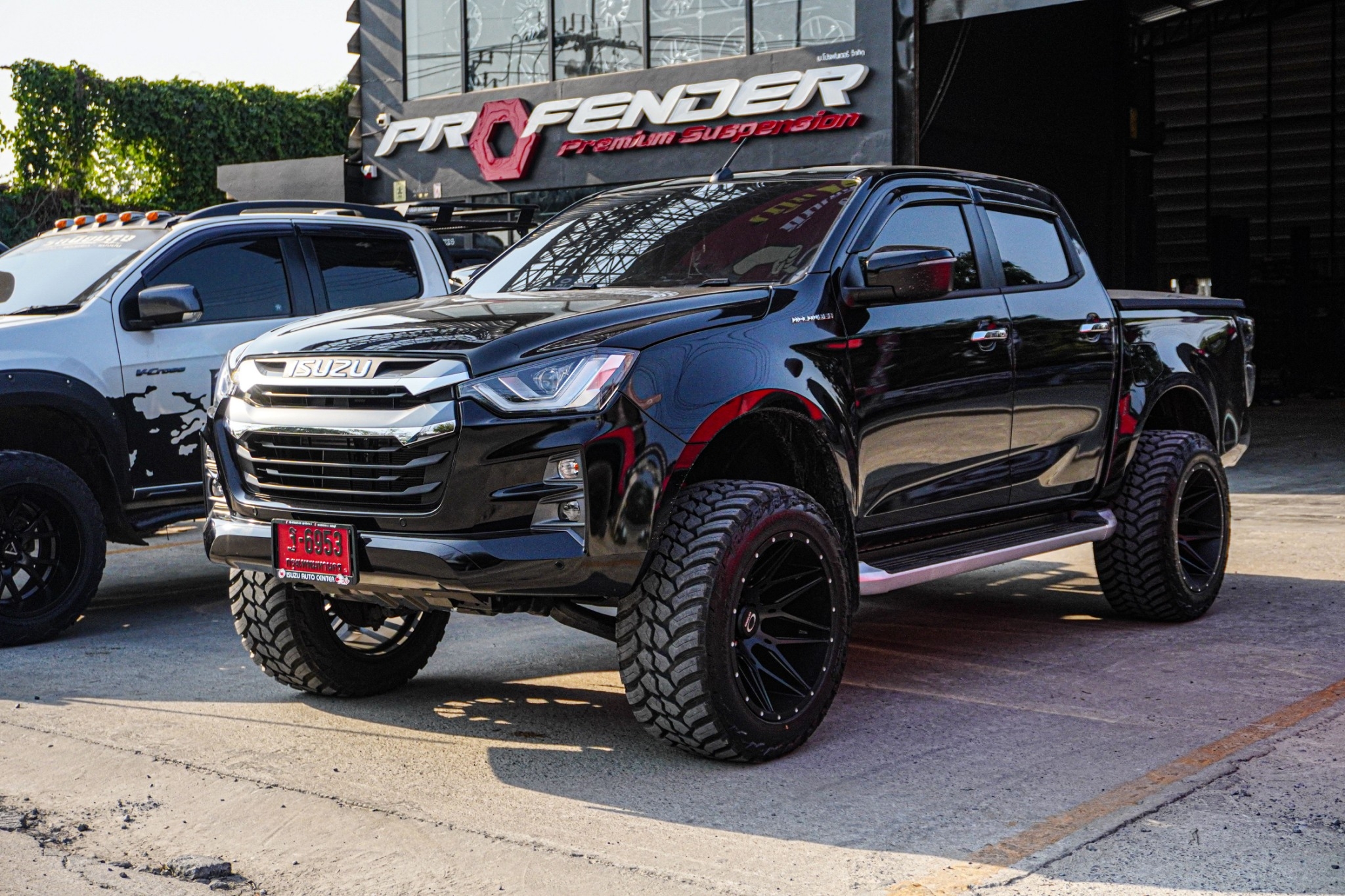 ISUZU V-CROSS แต่งทรงเมกาที่ STEP9