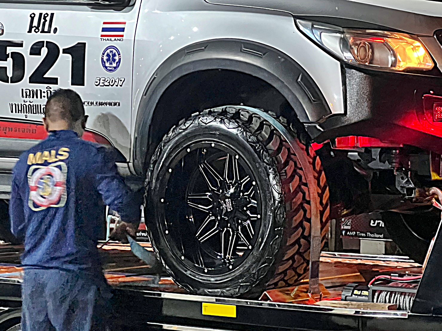 CHEVEROLET COLORADO ทรงเมกา แต่งที่ STEP9