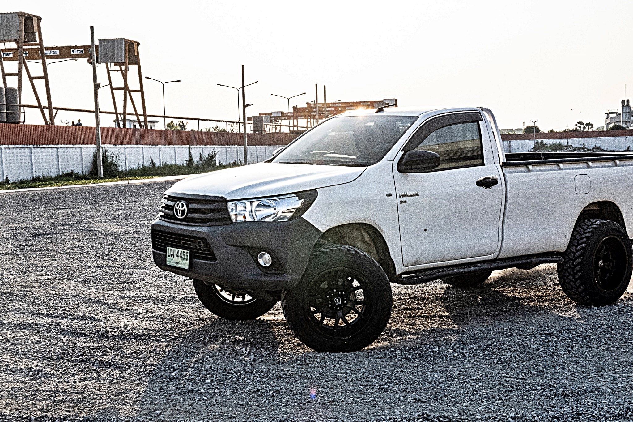 REVO หัวเดียว จองคิวจากแพร่ ทำทรงเมกาที่ STEP9