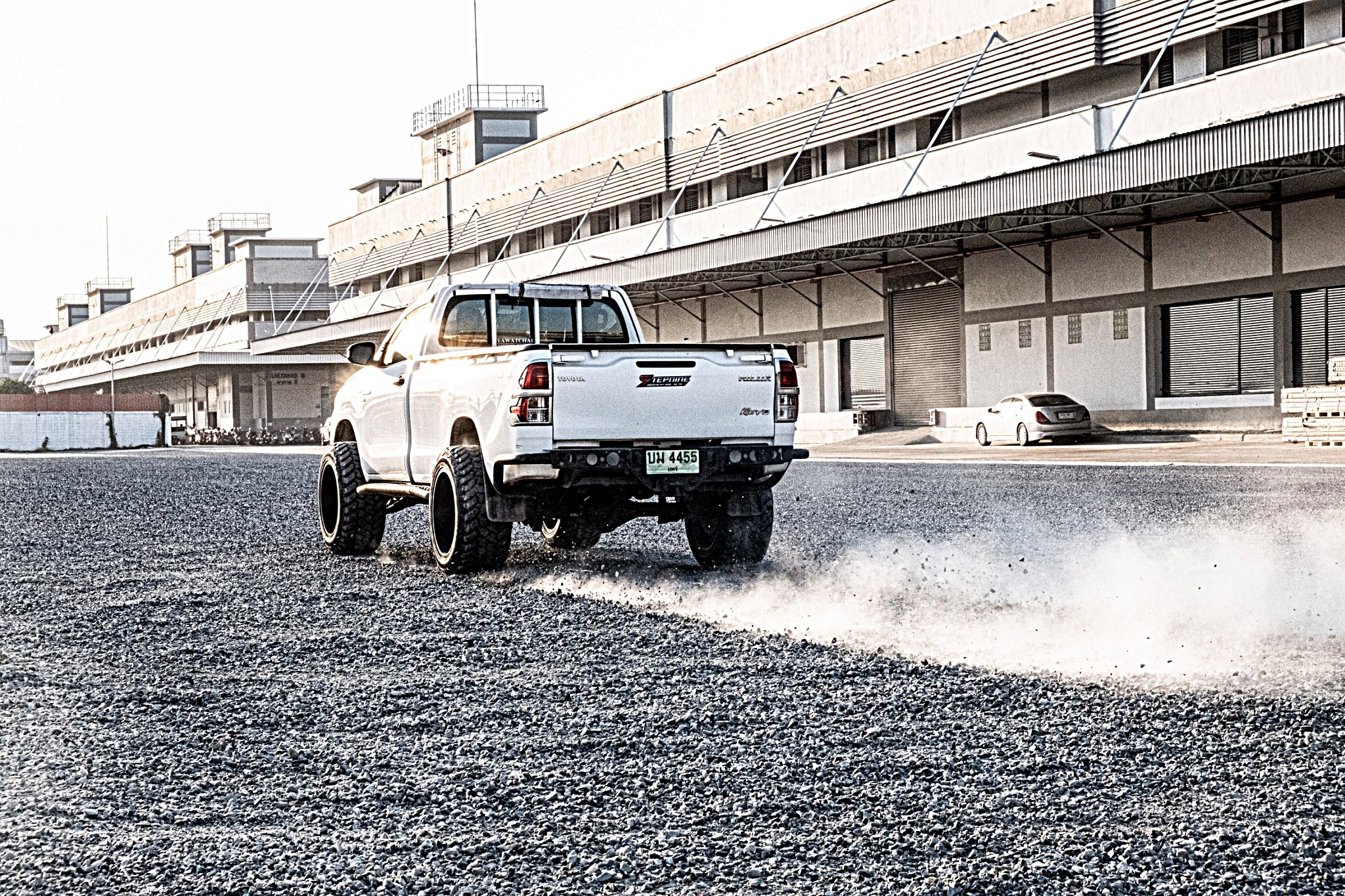 REVO หัวเดียว จองคิวจากแพร่ ทำทรงเมกาที่ STEP9