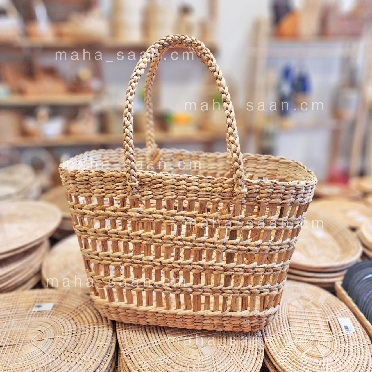 กระเป๋าตะกร้าสาน ผักตบชวา มีหูหิ้ว สะพายได้ basketbag 🍎