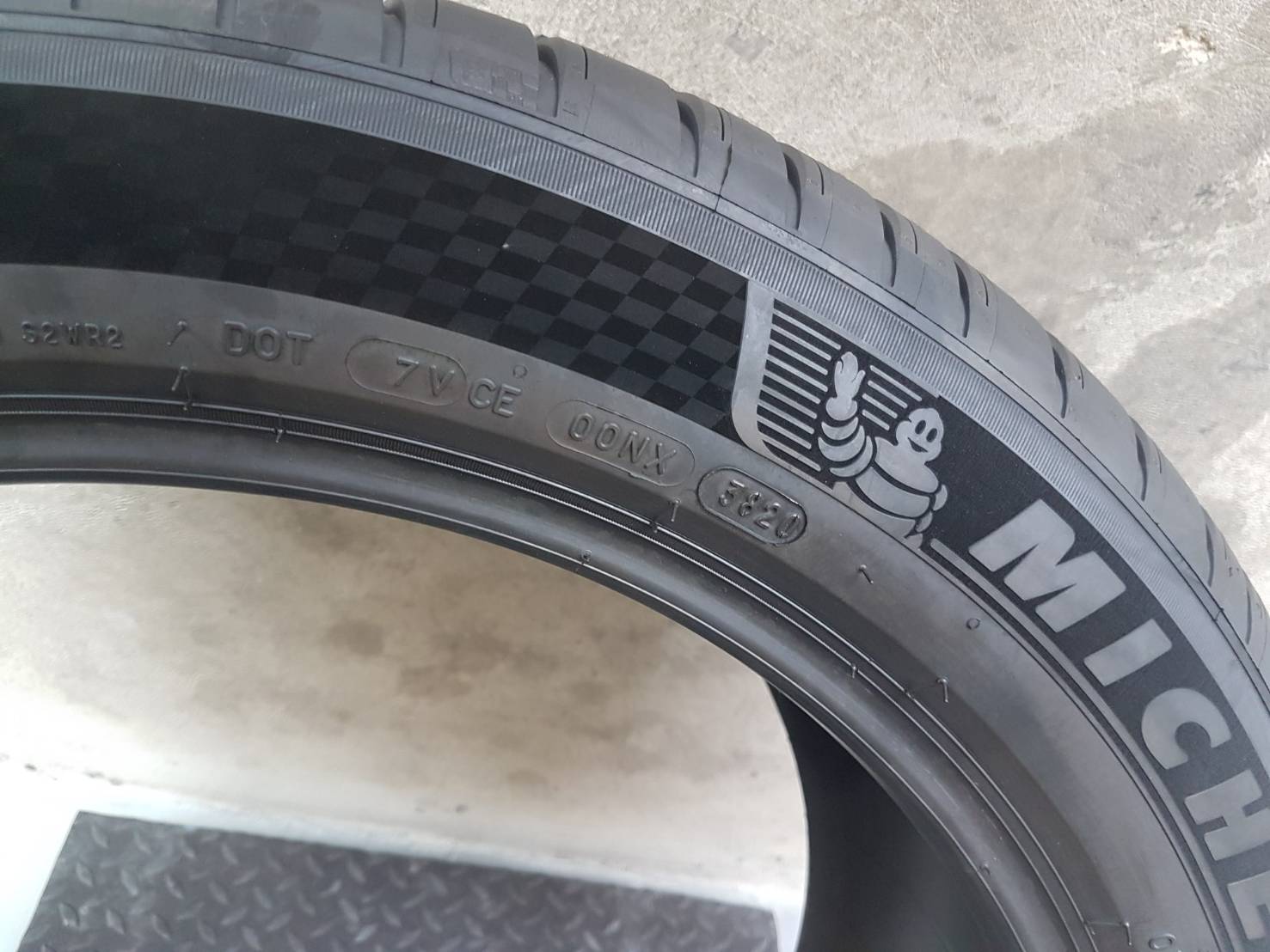 MICHELIN PILOTSPORT4 SUV 275/45-21 ราคาส่ง