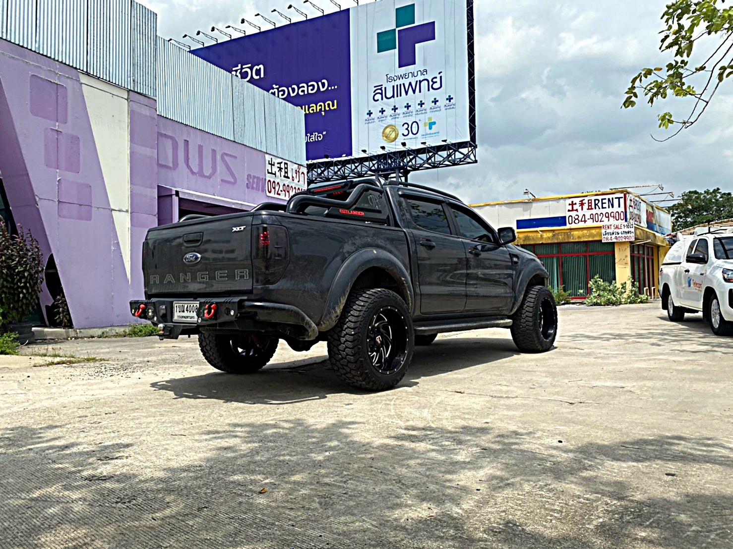 FORD จัดชุดใหม่ ทรงเมกาที่ STEP9