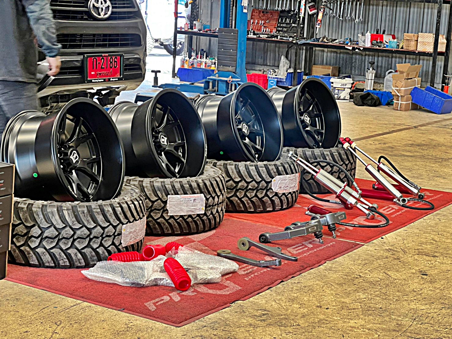 #TOYOTA_REVO_หัวเดียว จองคิวมาจากสุพรรณบุรี ทำทรงเมกาที่STEP9