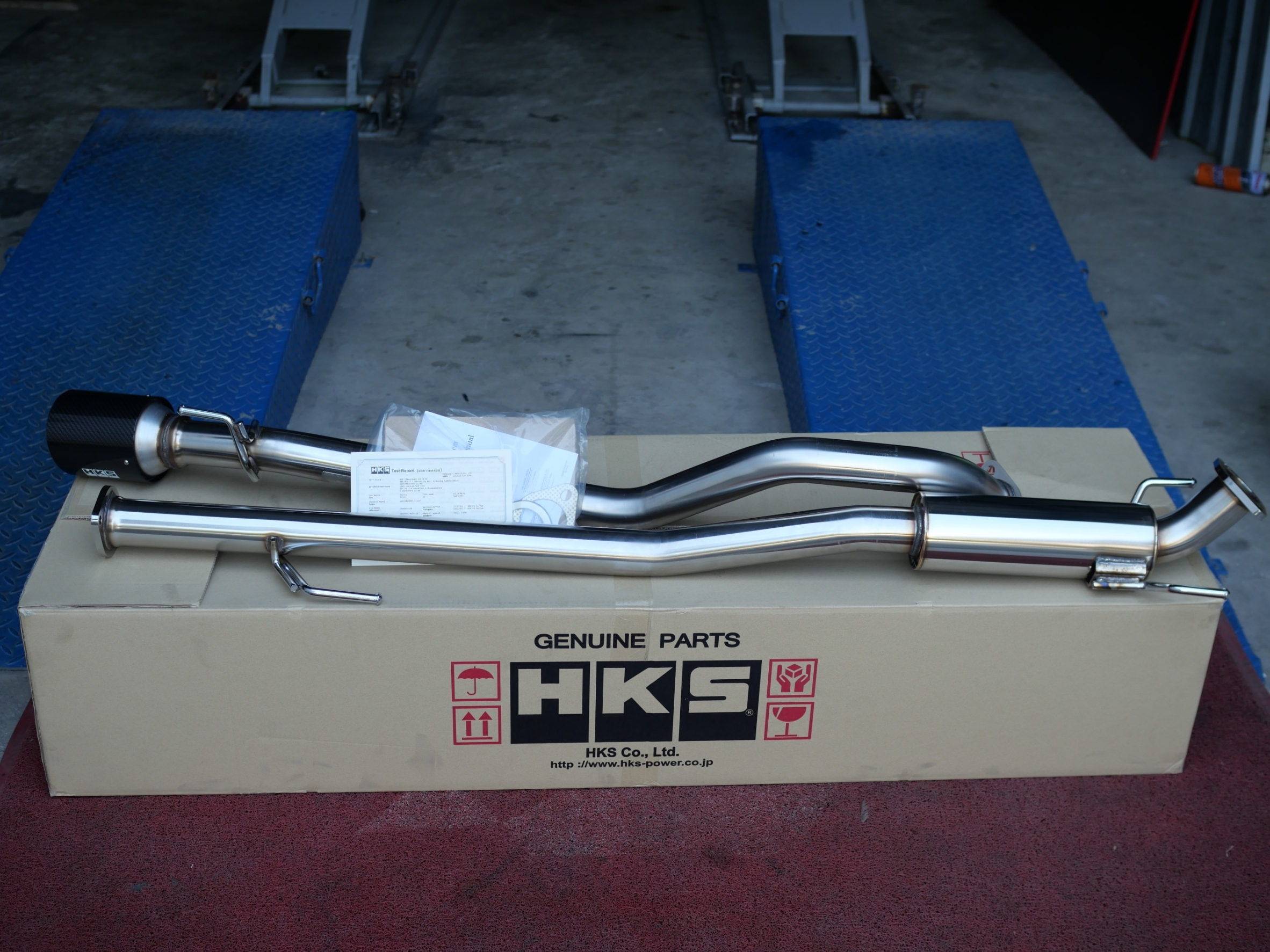 ท่อ HKS สำหรับรถ Toyota Revo