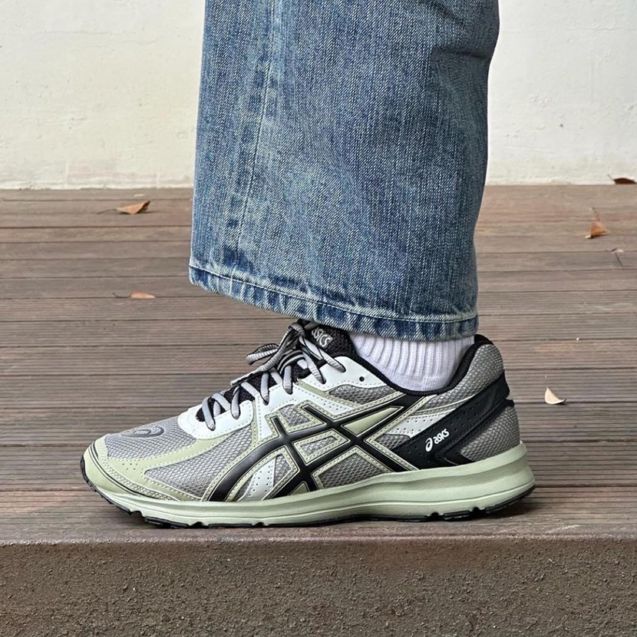 รองเท้า ASICS JOG 100S ‘Sheet Rock’ (M6/8/8.5/9/9.5/10/11.5US)