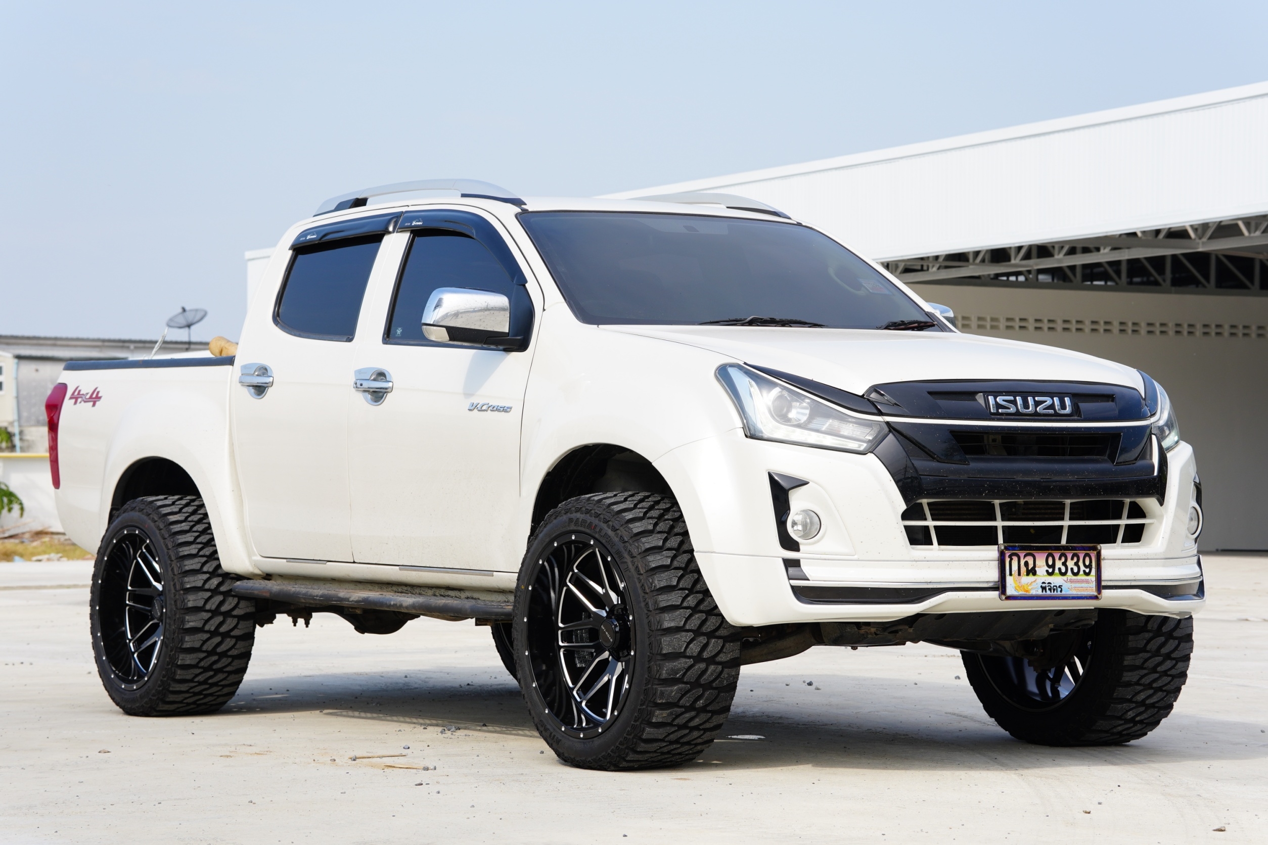 ชุดเเต่ง ISUZU D-MAX V-CROSS 4X4