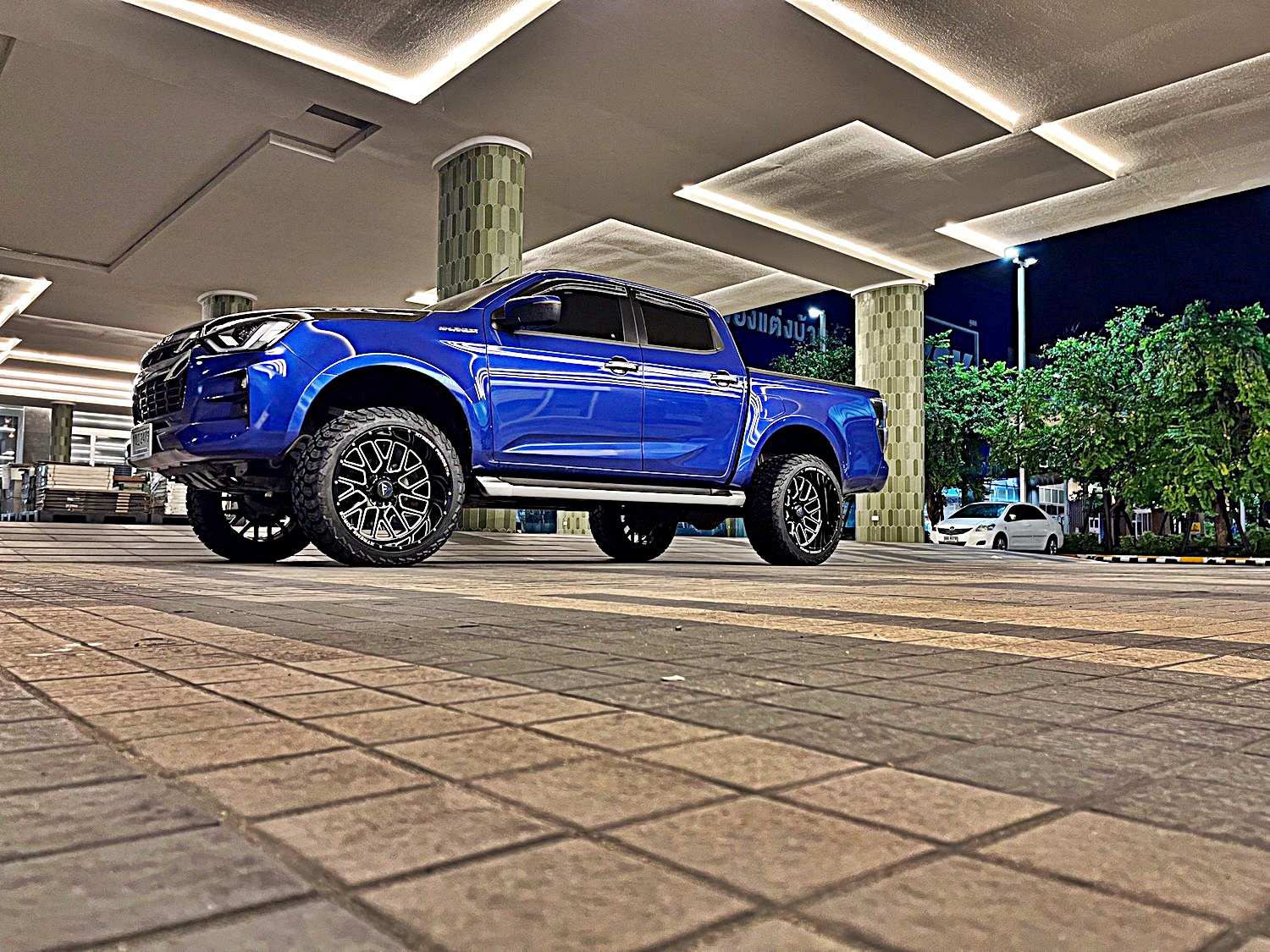 D-MAX ทรงเมกา ล้อ FORCE