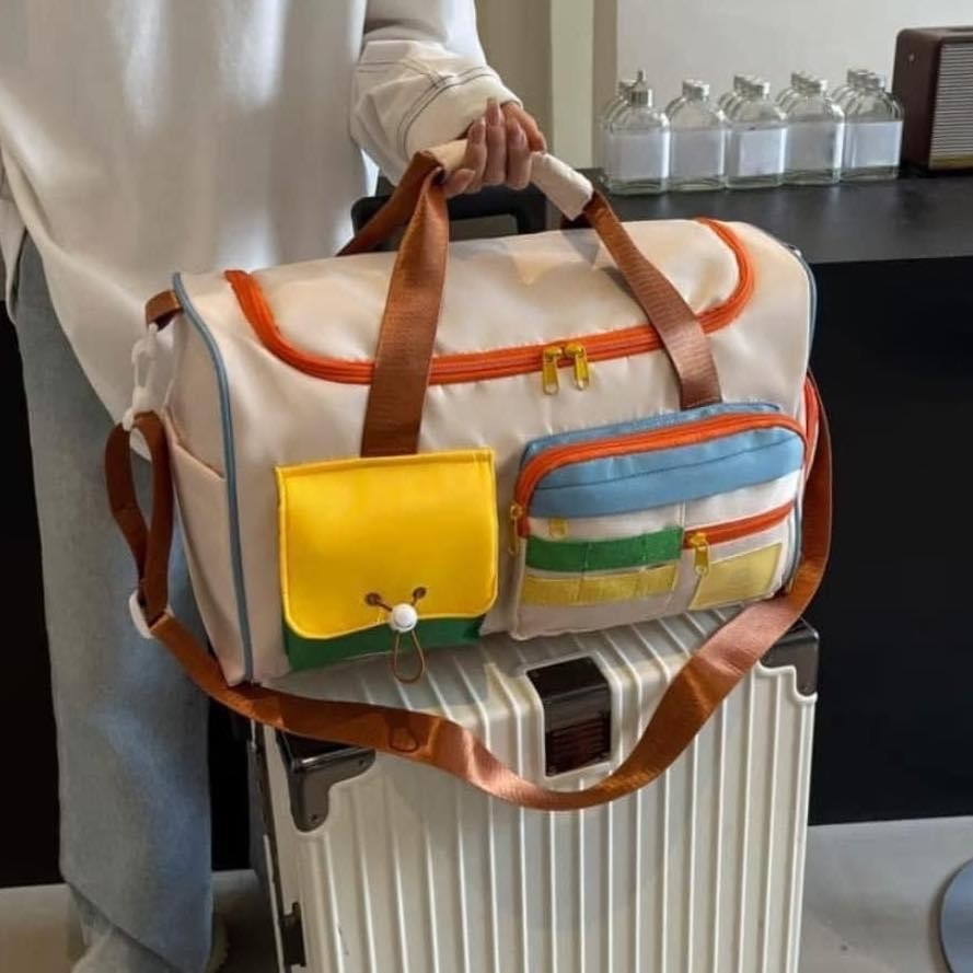 กระเป๋าเดินทางช่องเยอะ