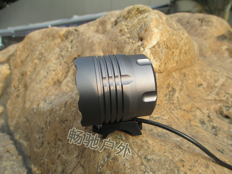 ไฟหน้าจักรยาน CREE XM-L T6 LED 5 ดวง ความสว่าง 6000 Lumen พร้อมแบตเตอรี่ครบชุด (DC)