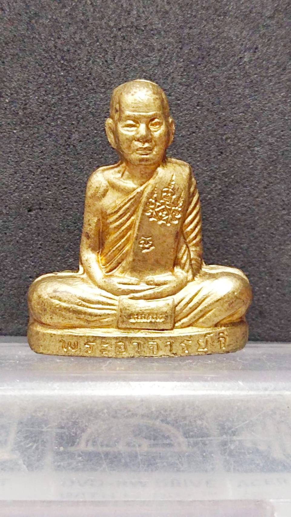 รูปเหมือนปั้มรุ่นแรก พระอาจารย์จิ สมจิตฺโต วัดหนองหว้า จ.เพชรบุรี