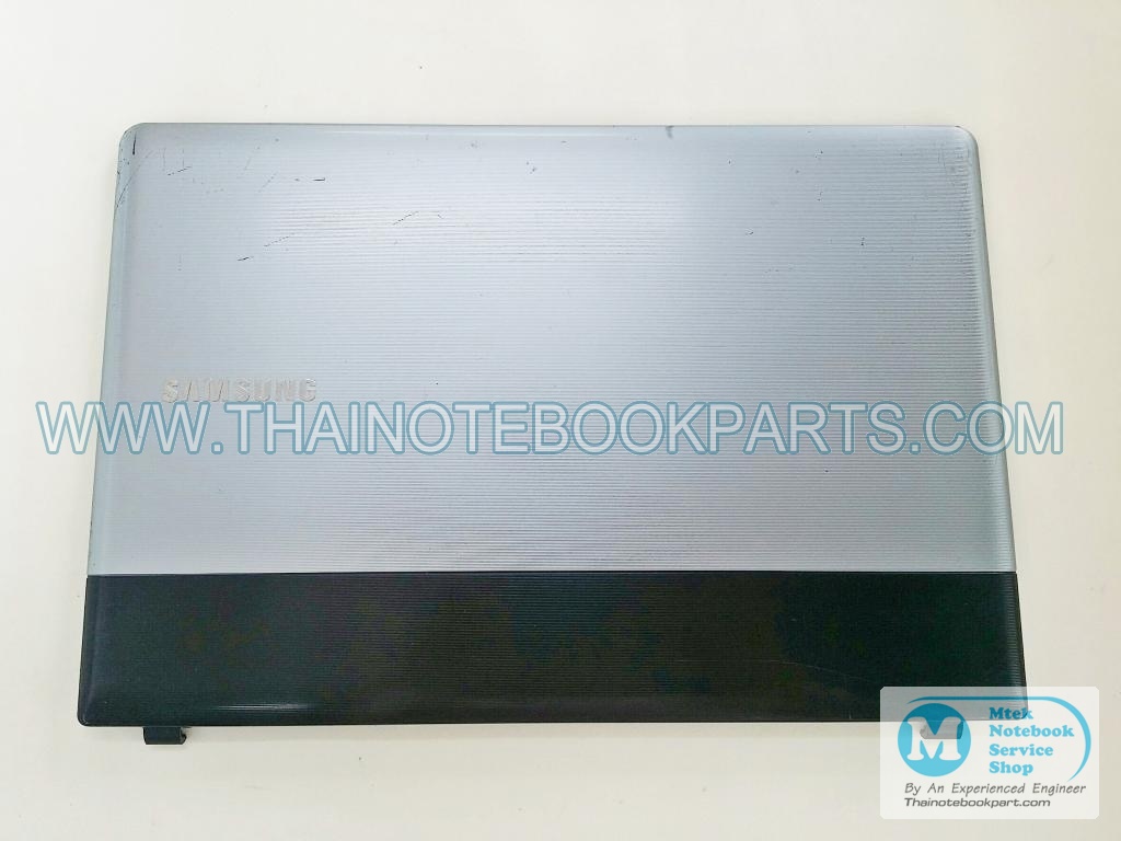 MT02524 ฝาหลังจอโน๊ตบุ๊ค Samsung NP300E4A NP300E4Z -BA75-03751H LCD Cover (สินค้ามือสอง,มีรอยบริเวณบอดี้) 2