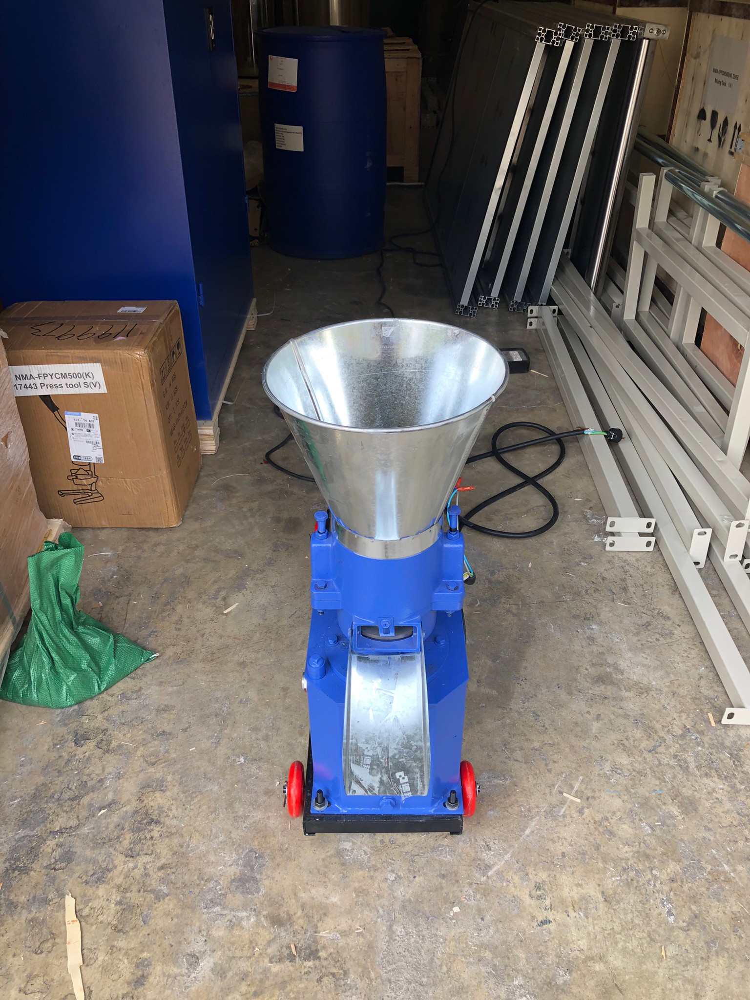 🌈13168 เครื่องอัดเม็ดอาหารสัตว์ อาหารอัดเม็ด แมว ปลา ไก่ นก วัว ใช้งานง่าย รุ่น 125 220v 4kw. animal feed pellet machine