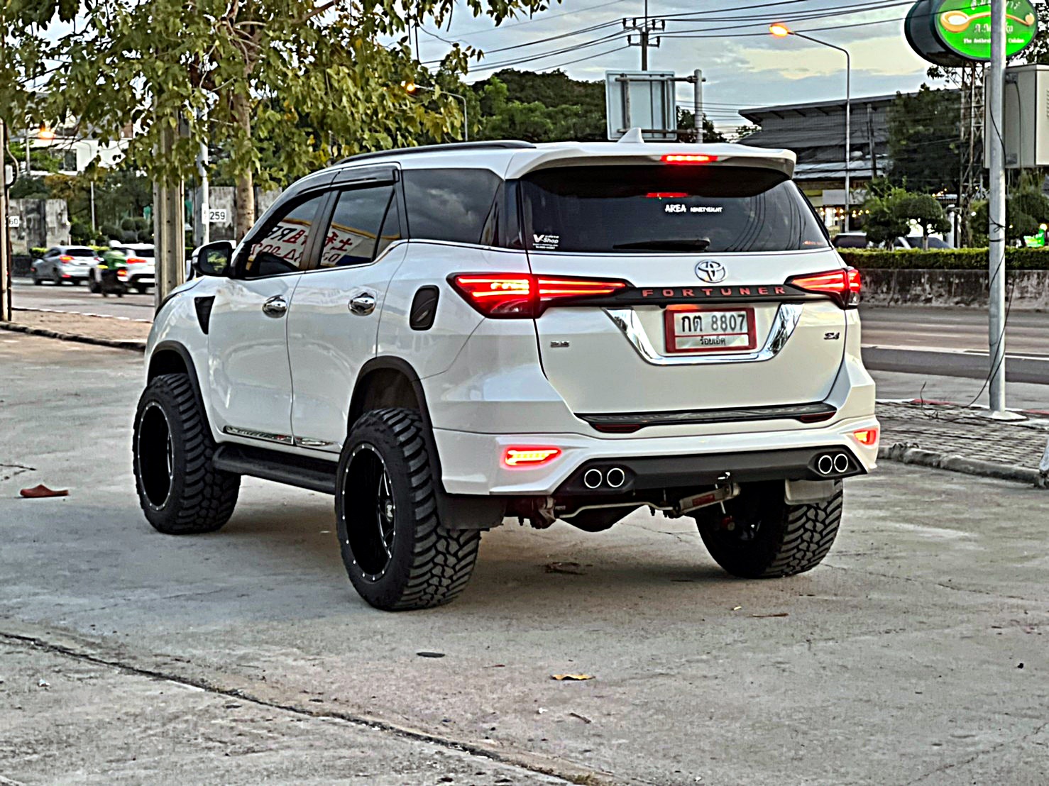 FORTUNER ทรงเมกา ล้อขอบ20 ที่ STEP9