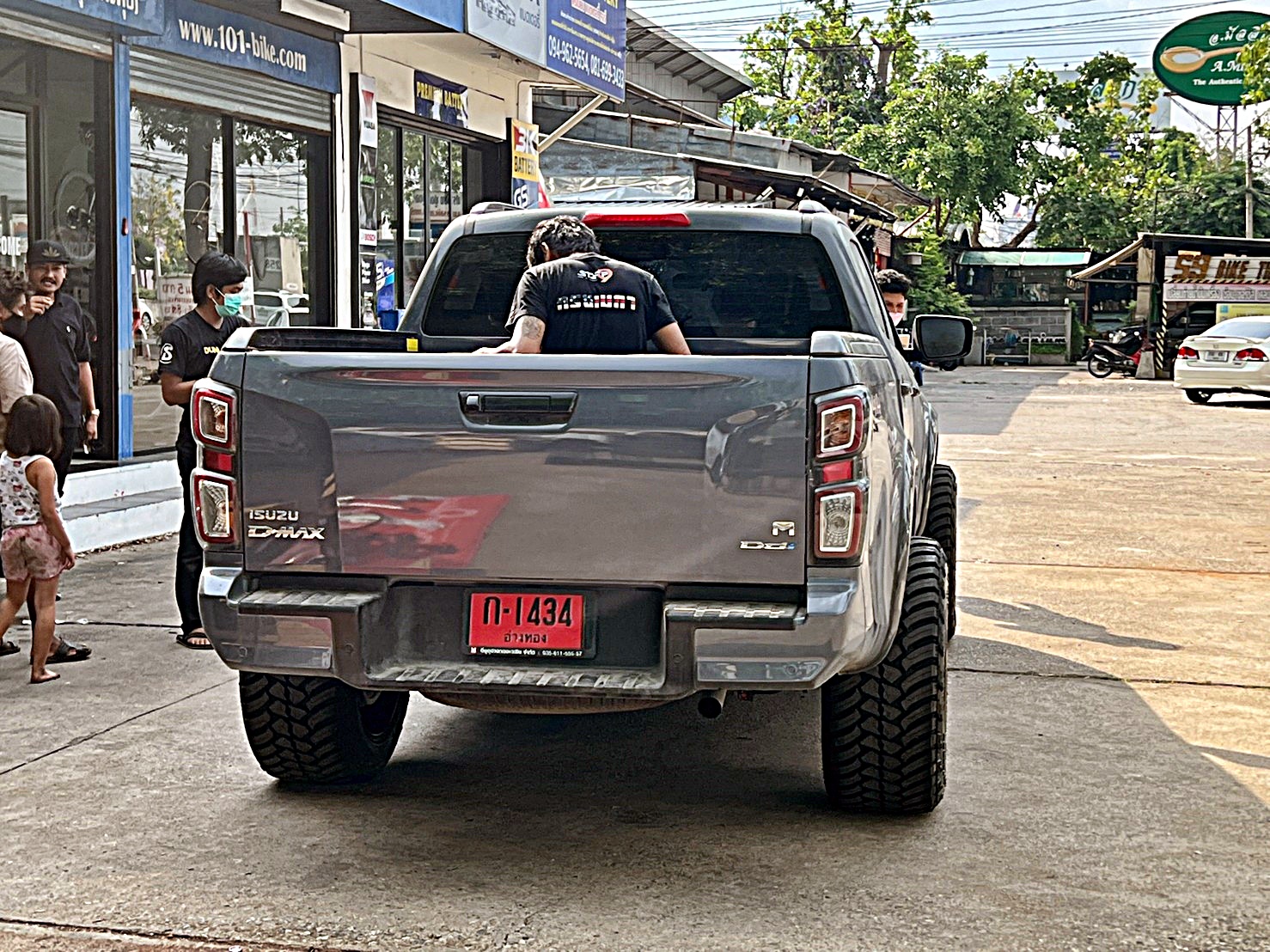 D-MAX ทรงเมกา จากอุธยา