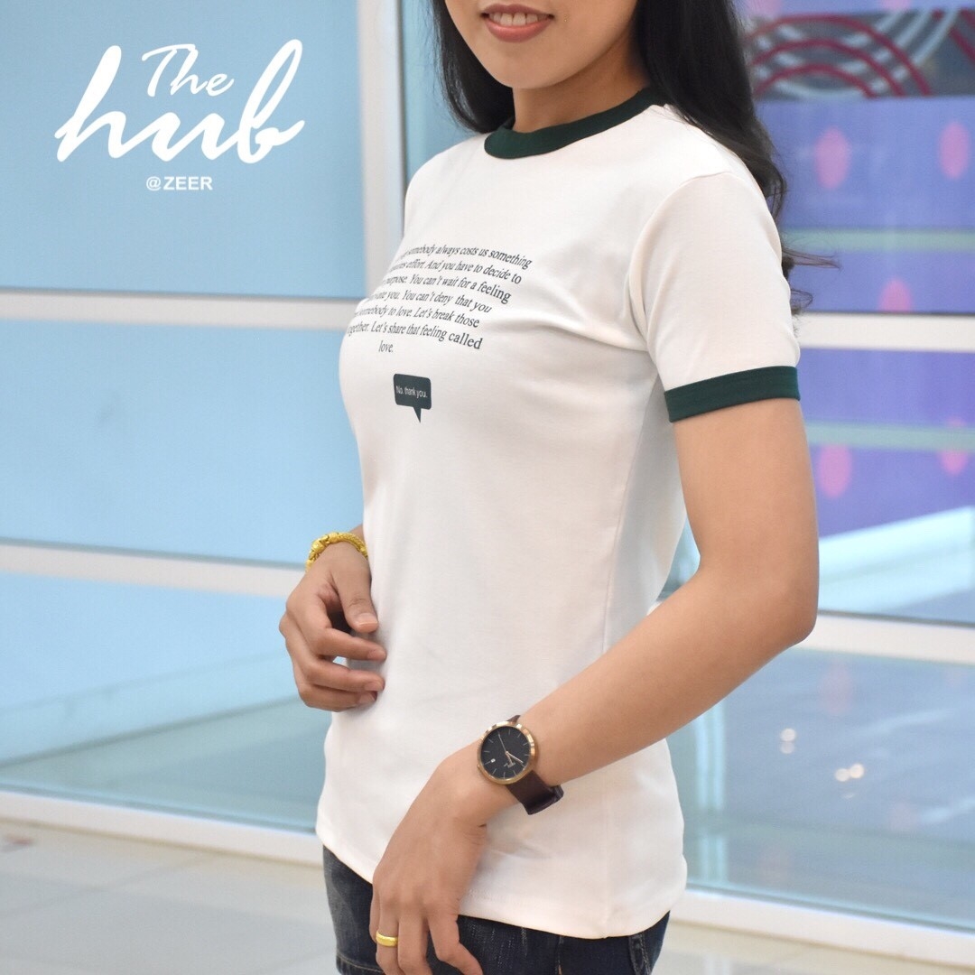 เสื้อยืดสีขาวสกรีนลาย