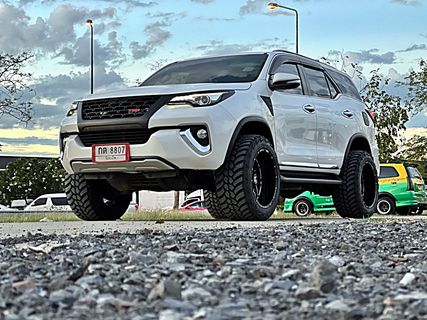 FORTUNER ทรงเมกา ล้อขอบ20 ที่ STEP9