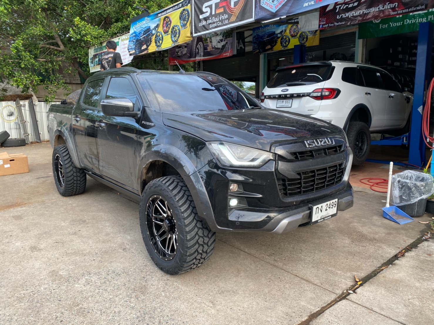 DMAX ขับมาจากสระแก้ว จัดทรงเมกาที่STEP9