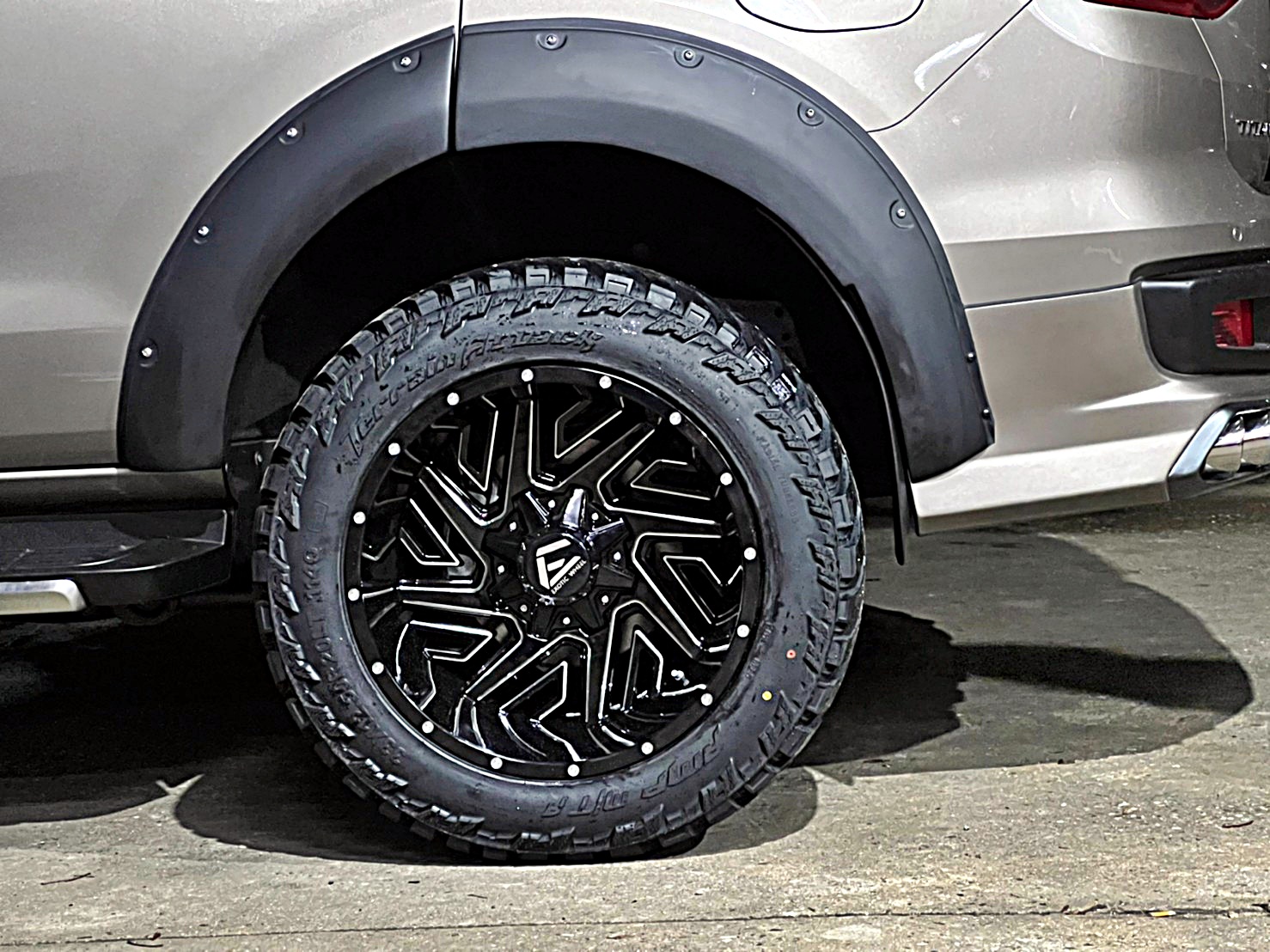 FORD_EVEREST_ทรงเมกา ที่ STEP9