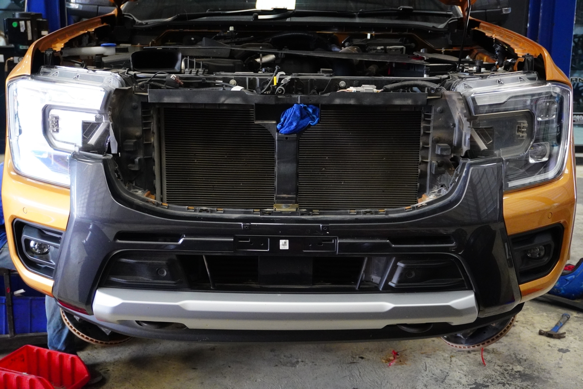 FORD RANGER NEXTGEN จองคิวมาจาก ชุมพร แต่งทรงเมกาที่ STEP9