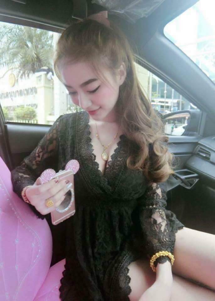 เดรสลูกไม้สั้น