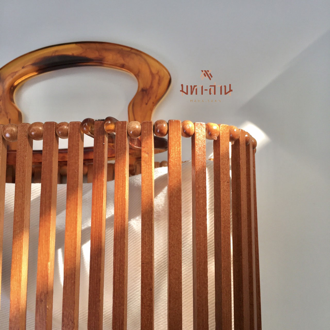 กระเป๋าไผ่ ริ้วตั้ง ขนาดกว้าง9นิ้ว ยาว9นิ้ว 👜