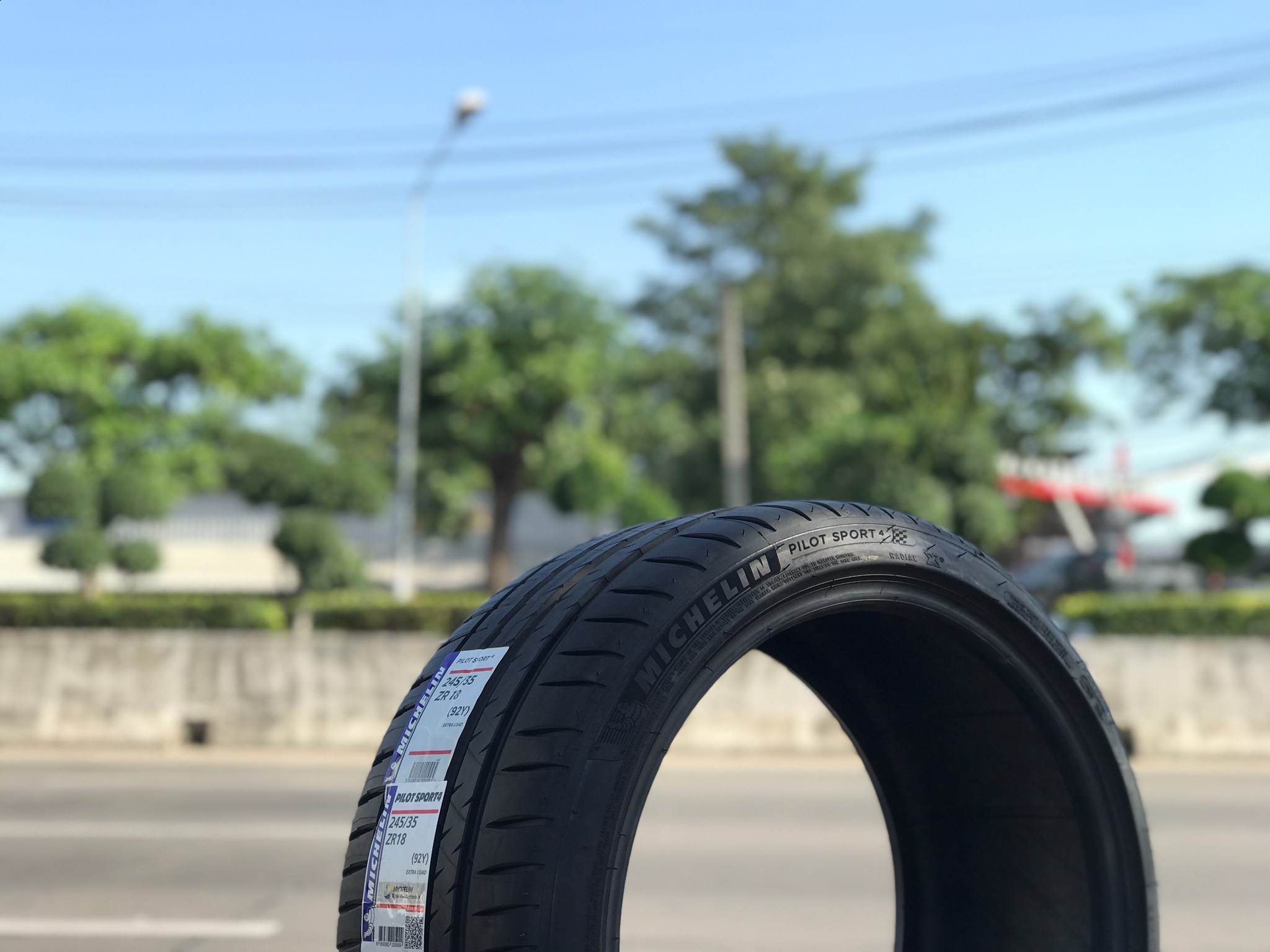 MICHELIN PILOTSPORT4 245/35-18