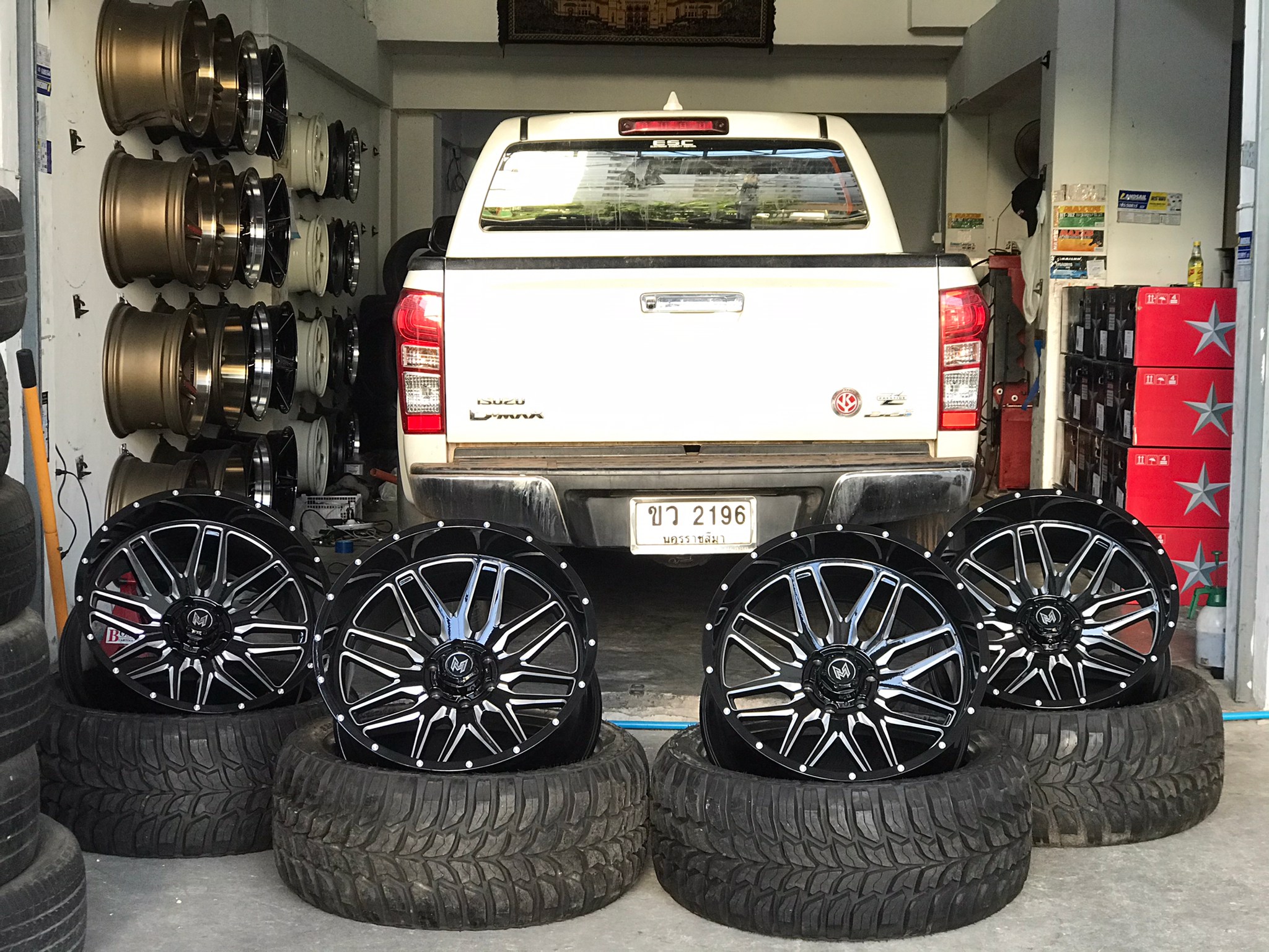 MAGNETIC 22x12 ET-44 CROSSWIND MT 33/12.5R22