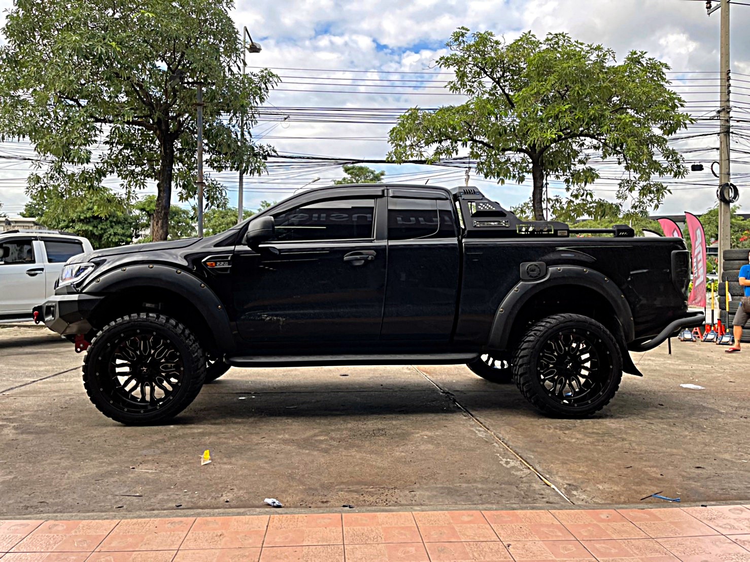 FORD RANGER จัดทรงเมกา ขอบ22 ที่ STEP9