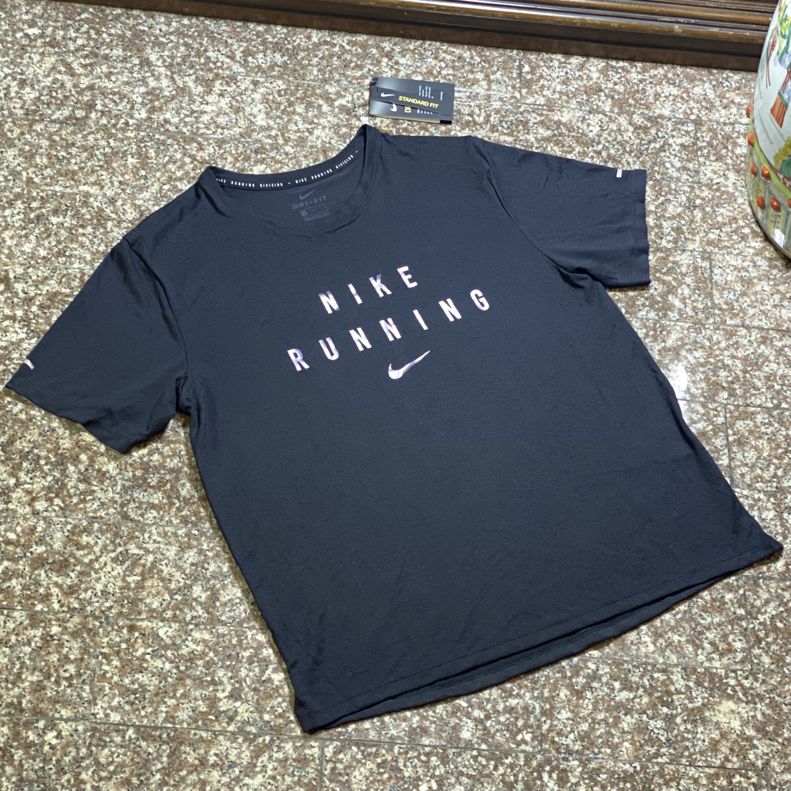 เสื้อวิ่ง Nike Run Division Dri-Fit Miler Running Shirt (L)