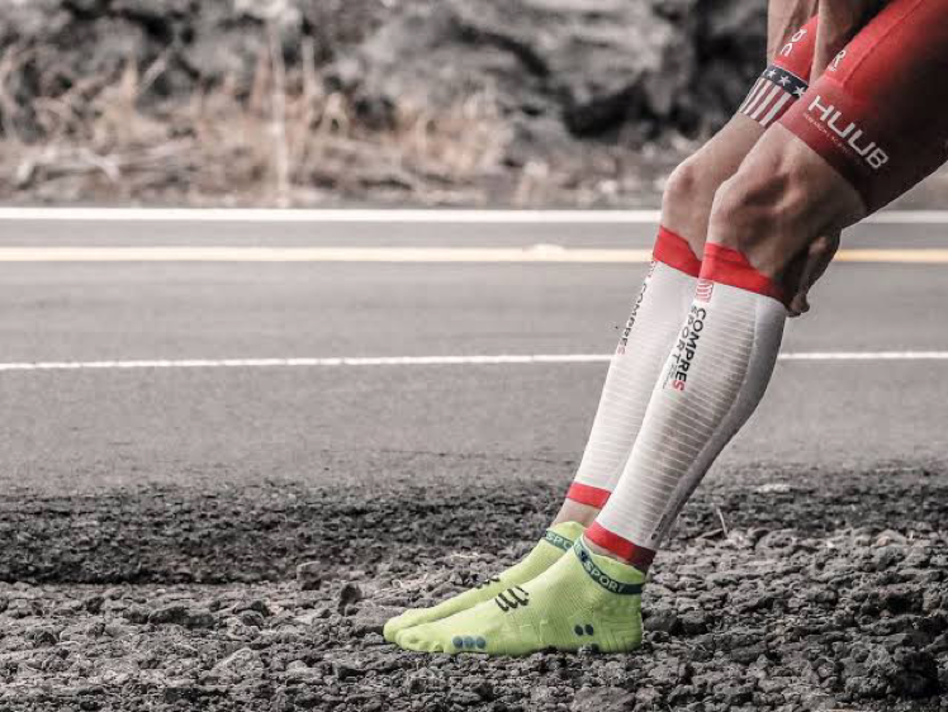 ซัพพอร์ตน่อง Compressport R2 Oxygen Calf Sleeve ‘White’ (T3,T4)