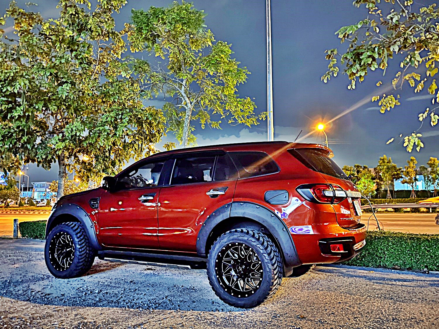 FORD EVEREST แบบไม่ยก โคตรเต็ม