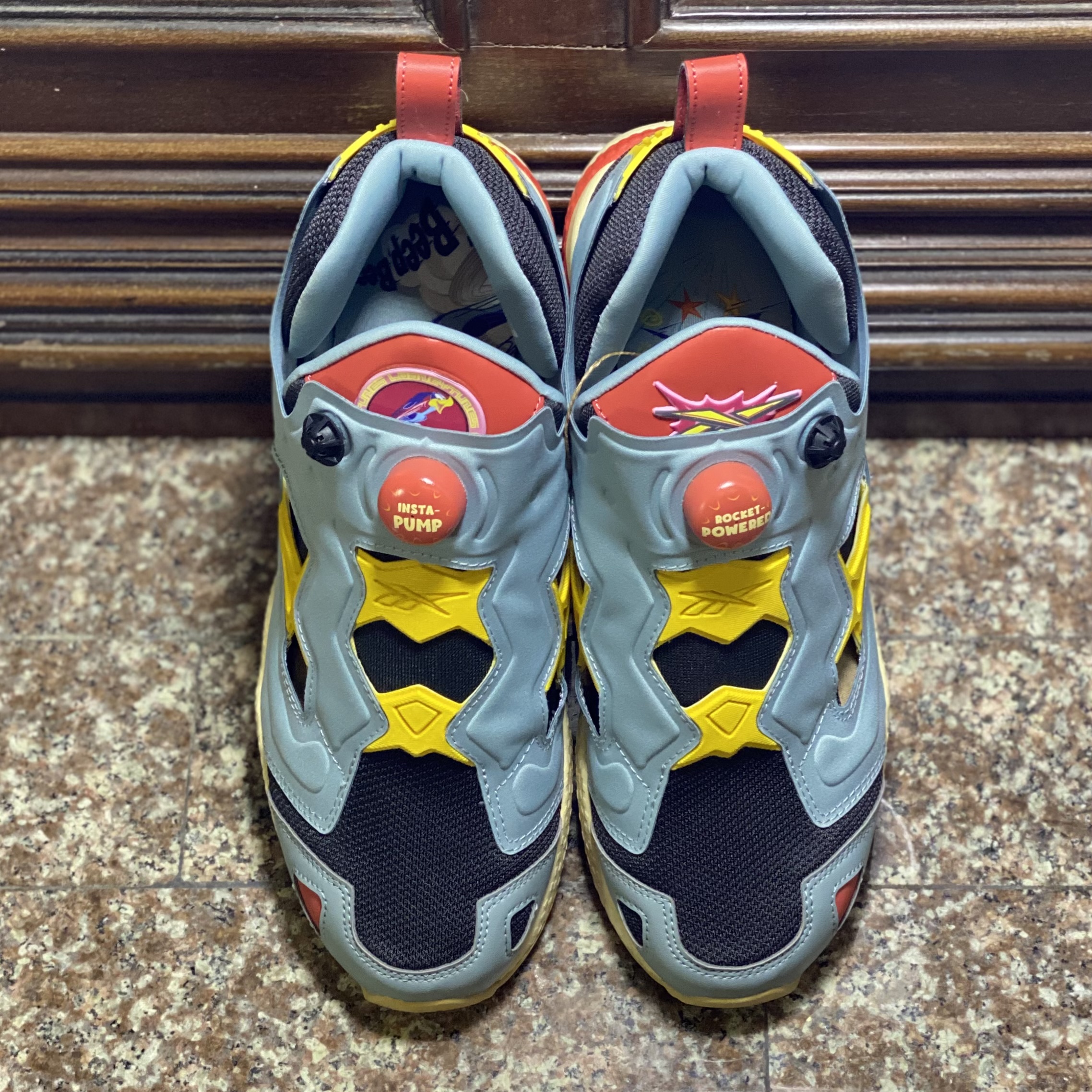 รองเท้า Reebok X Looney Tunes InstraPump Fury 95 ‘LIMITED’ (M7/7.5/8/8.5/9/11US)