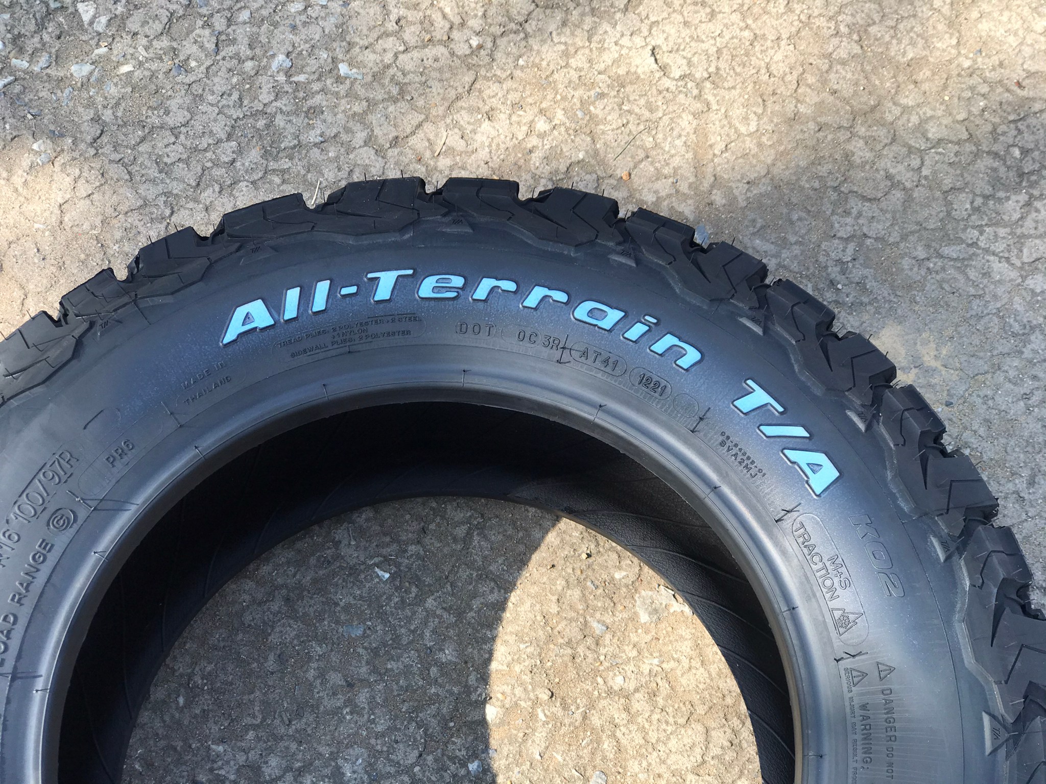 BF GOODRICH KO2 215/70-16 ถูกสุดที่ STEP9