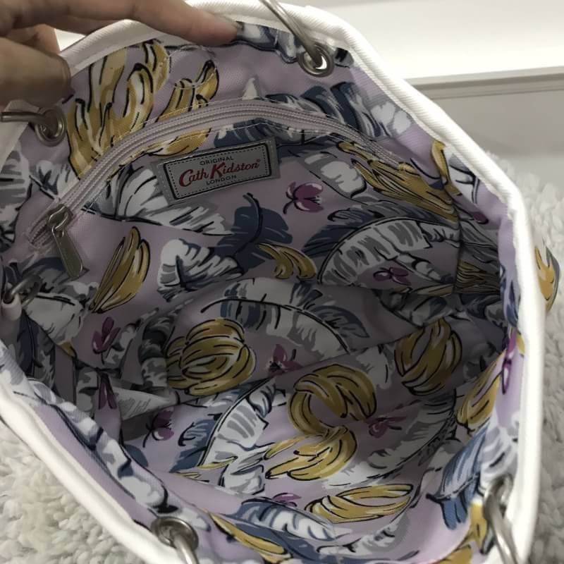 กระเป๋าถือ cath kidston ลายกล้วย
