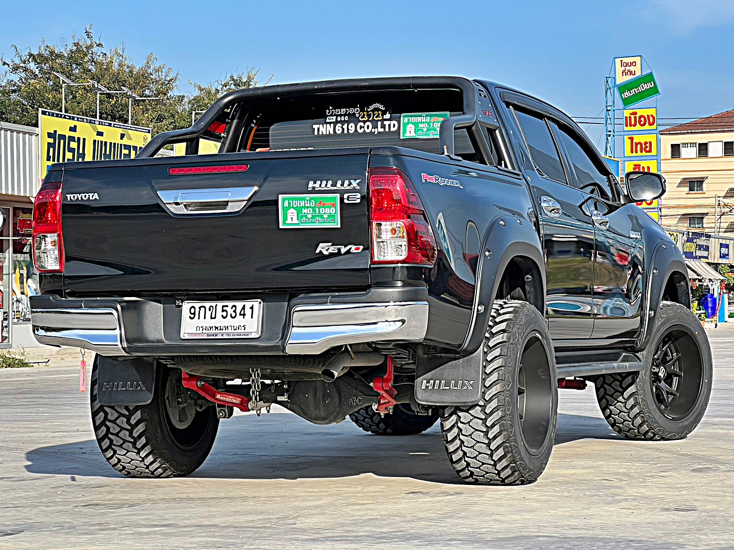 TOYOTA REVO แต่งทรงเมกาที่ STEP9