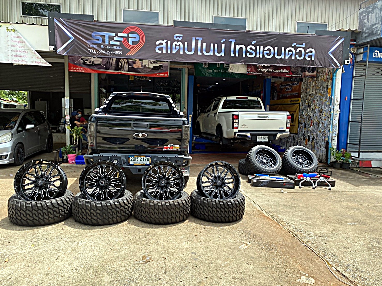 FORD RANGER จัดทรงเมกา ขอบ22 ที่ STEP9