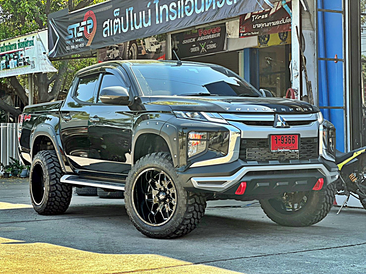 TRITON ทรงเมกา ล้อ FORCE ที่ STEP9
