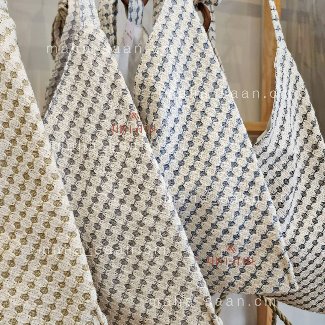 กระเป๋าผ้าฝ้าย สะพายไหล่ คละลาย สายปรับได้🦋