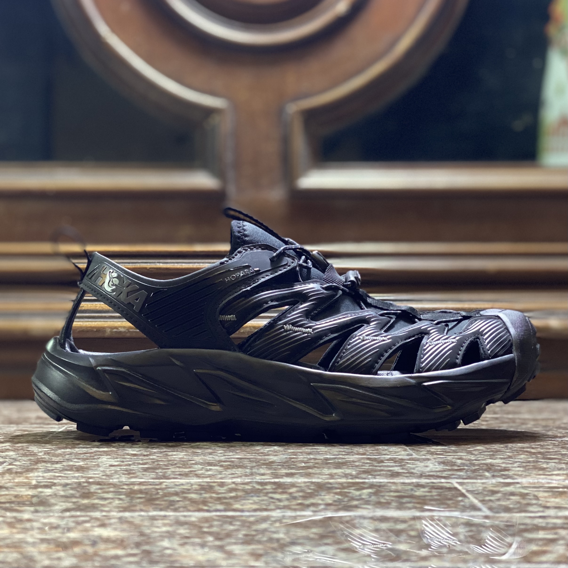 รองเท้า HOKA Hopara ‘TripleBlack‘ (W7.5/8US)