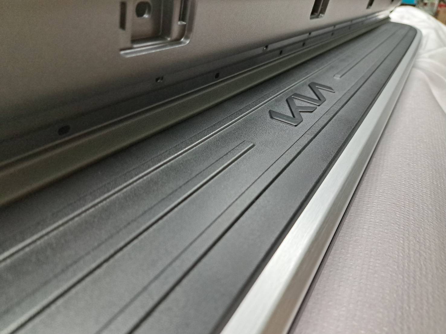 บันไดข้างKia Sorento2024 (ศูนย์เกาหลีแท้)รับน้ำหนักได้250kg.