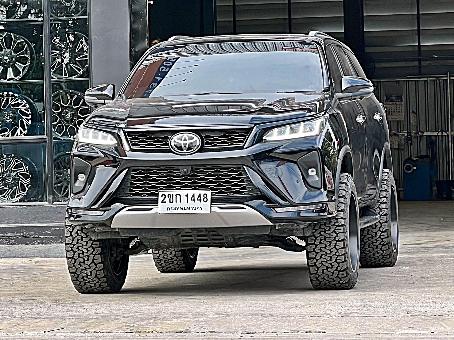TOYOTA FORTUNER LEGENDER แต่งทรงเมกาที่ STEP9