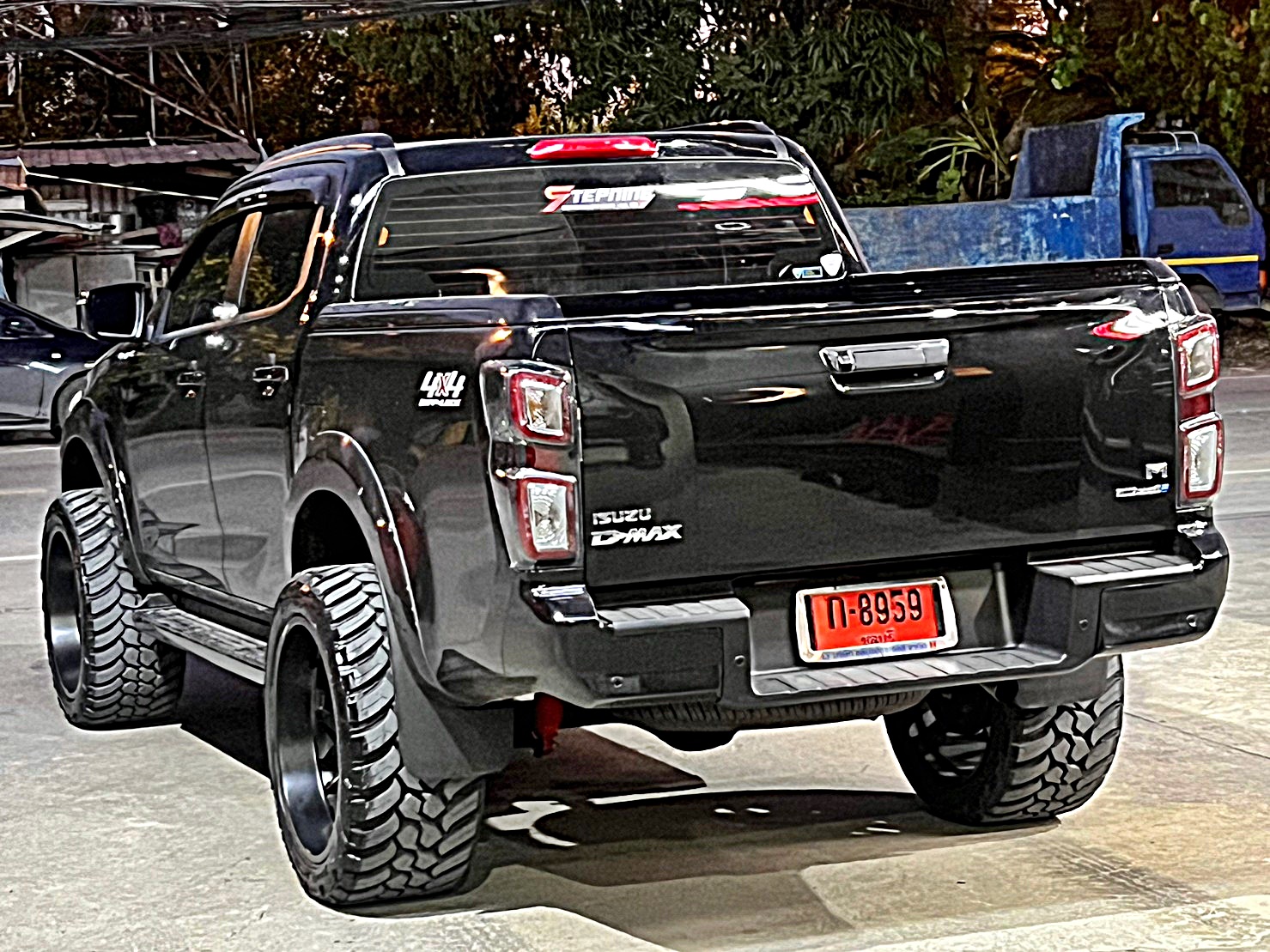 D-MAX ทรงเมกา จัดล้อแท้ HOSTILE ที่ STEP9