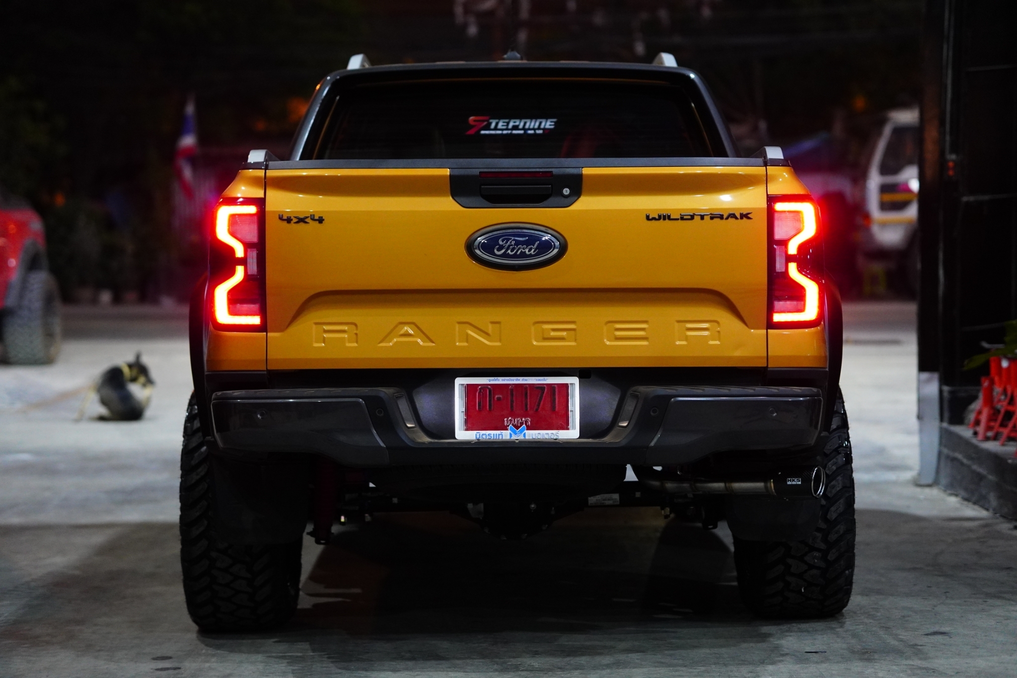 FORD RANGER NEXTGEN จองคิวมาจาก ชุมพร แต่งทรงเมกาที่ STEP9